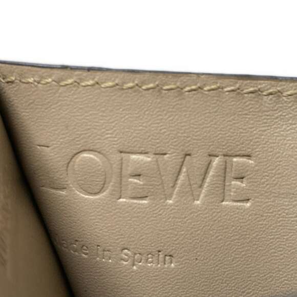 Loewe Puzzle Magnetic Leather Cardholder - Multicoloured  Loewe Puzzle Plain Cardholder Card Case Khaki Brown White